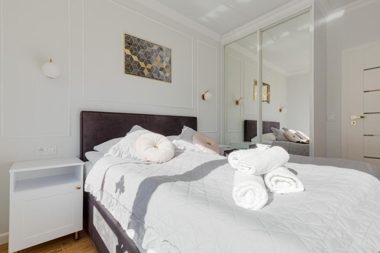 Apartamenty Ogrodowa Business Wola By Renters Prestige Varsovie Extérieur photo