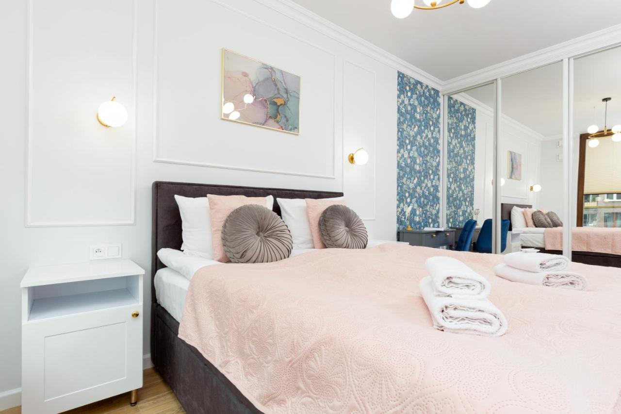 Apartamenty Ogrodowa Business Wola By Renters Prestige Varsovie Extérieur photo