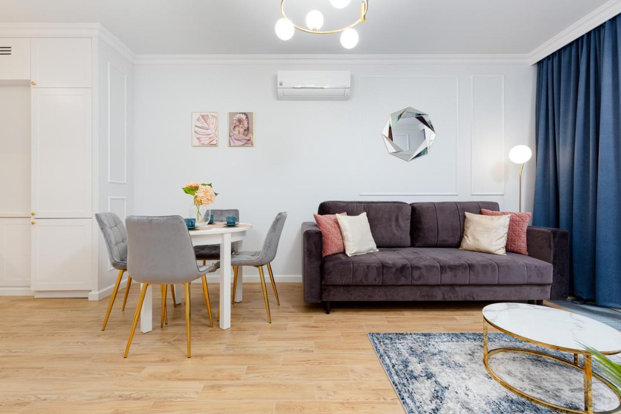 Apartamenty Ogrodowa Business Wola By Renters Prestige Varsovie Extérieur photo